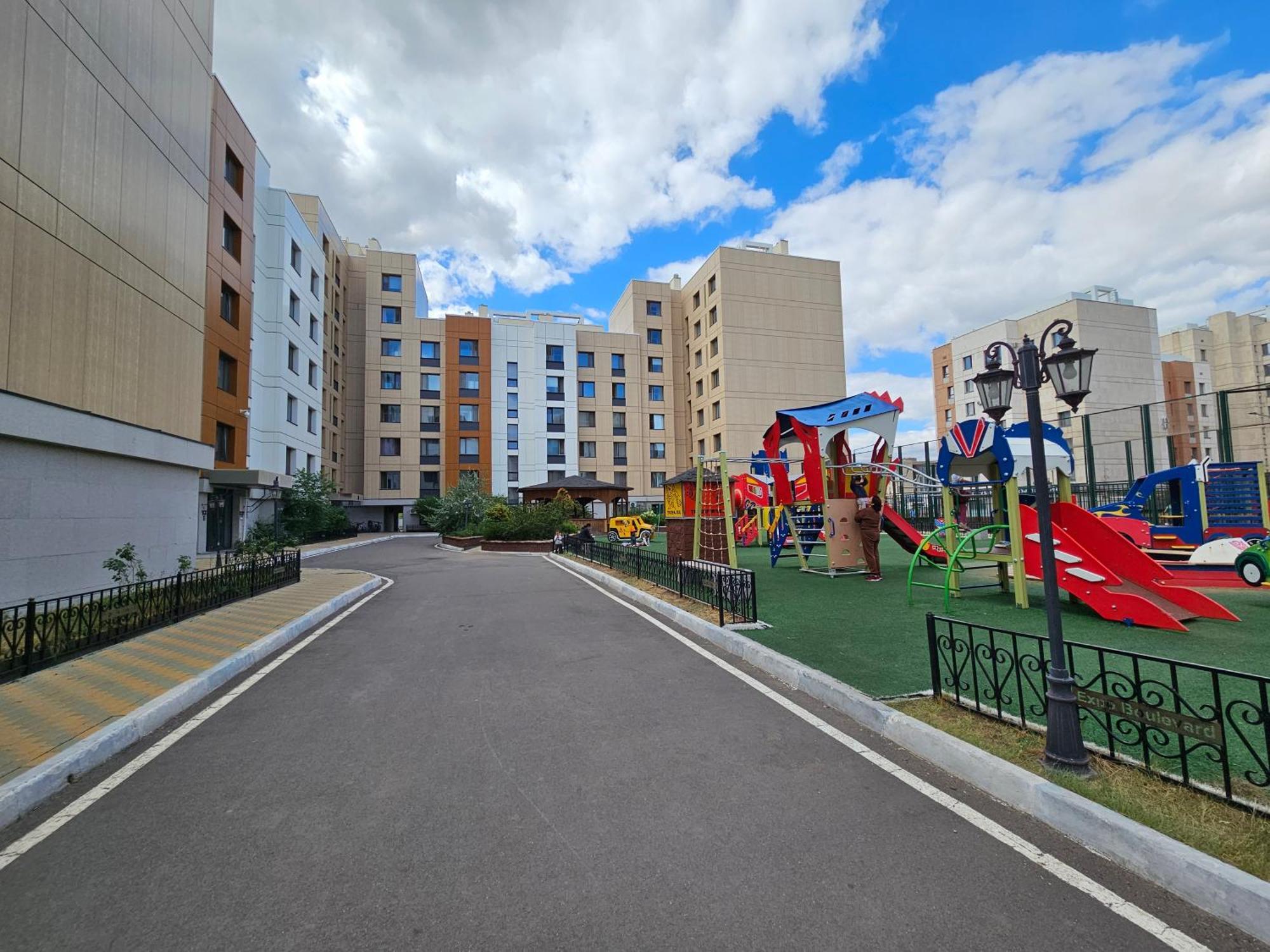 Ernaz Plus Apartments-Expo-Boulevard 130 أستانا المظهر الخارجي الصورة
