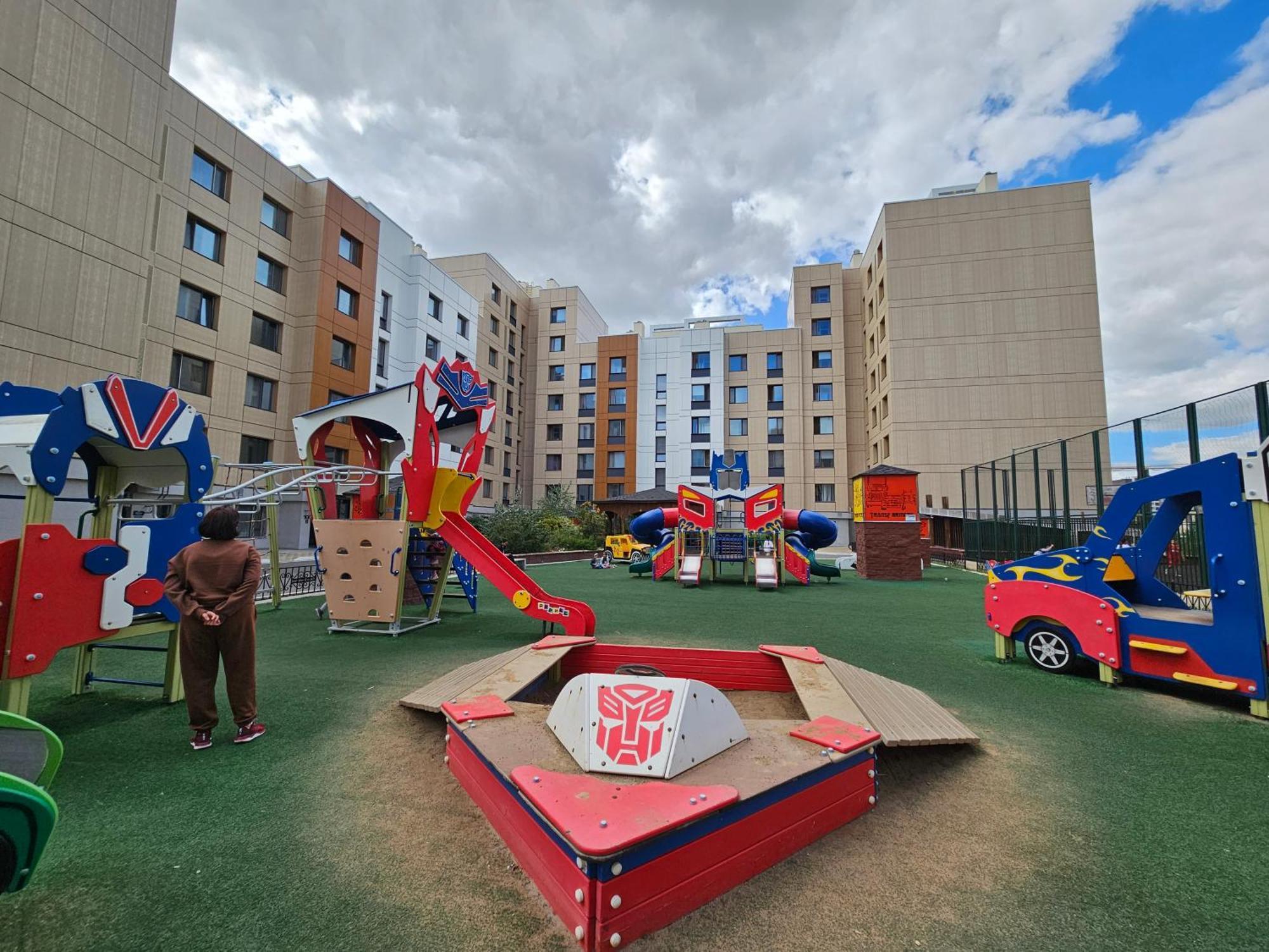 Ernaz Plus Apartments-Expo-Boulevard 130 أستانا المظهر الخارجي الصورة